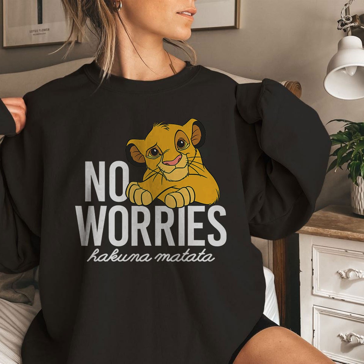 Lion King Classic No Worries Simba Shirt 4 1