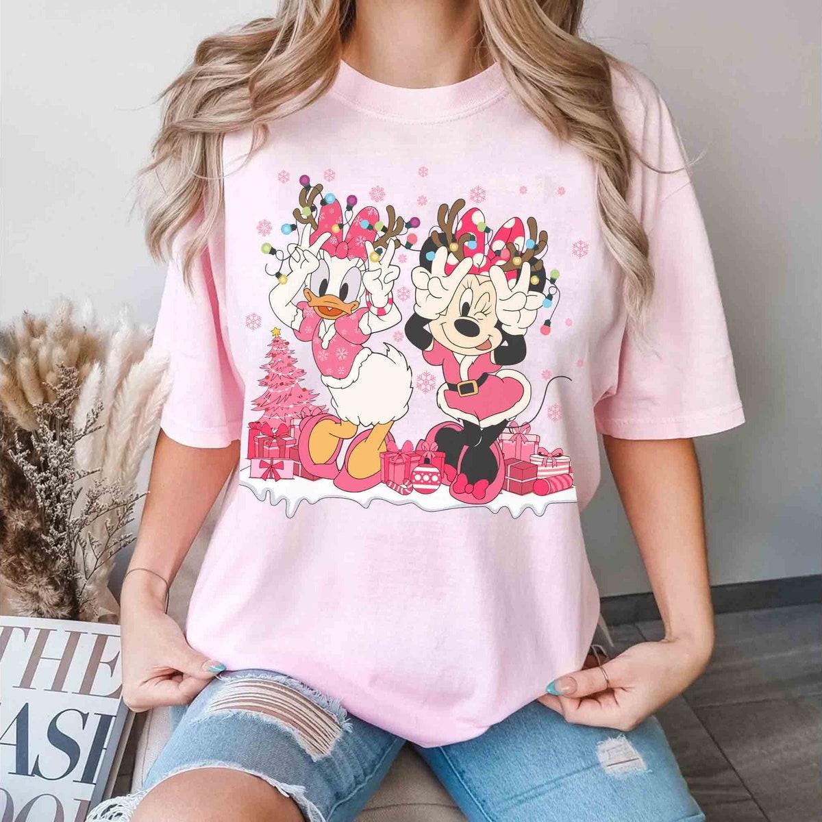 Daisy And Minnie Besties Reindeer Pink Christmas Light Shirt 1