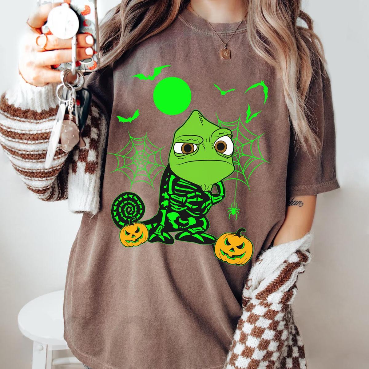 Tangled Pascal Skeleton With Pumpkin Jack o' lantern Shirt 3