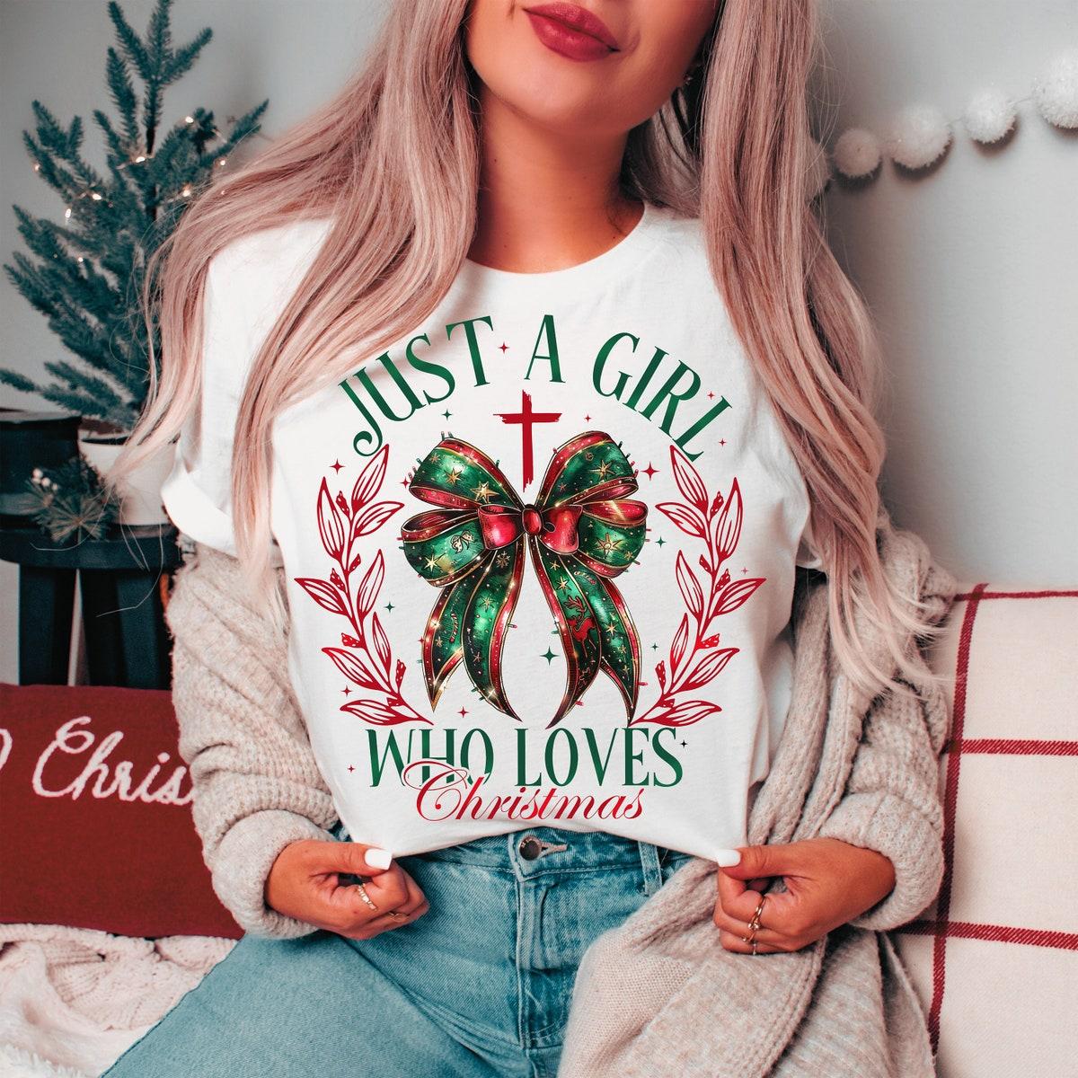 Just A Girl Who Loves Chrsitmas Sweatshirts 3