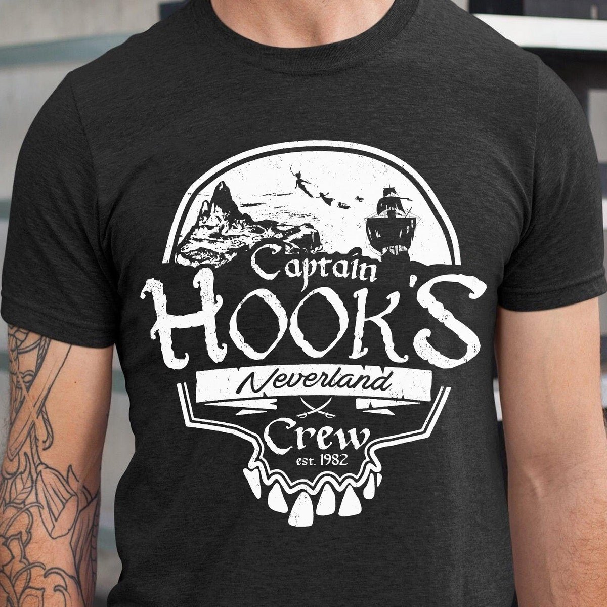 Captain Hook Skull Shirt Peter Pan Pirates Vintage Disney Tee