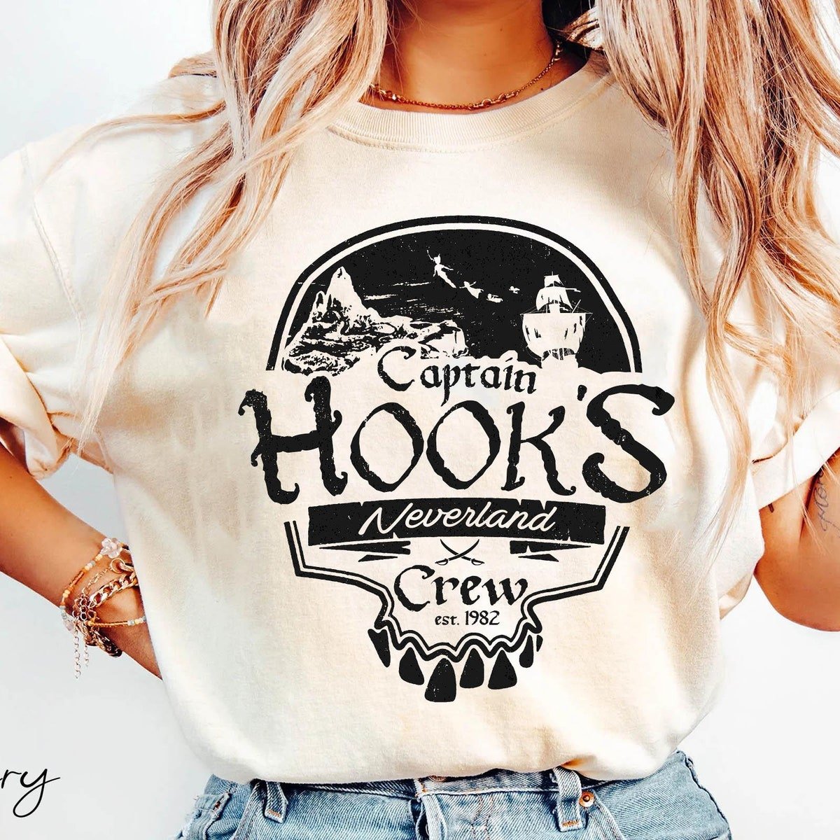 Captain Hook Skull Shirt Peter Pan Pirates Vintage Disney Tee