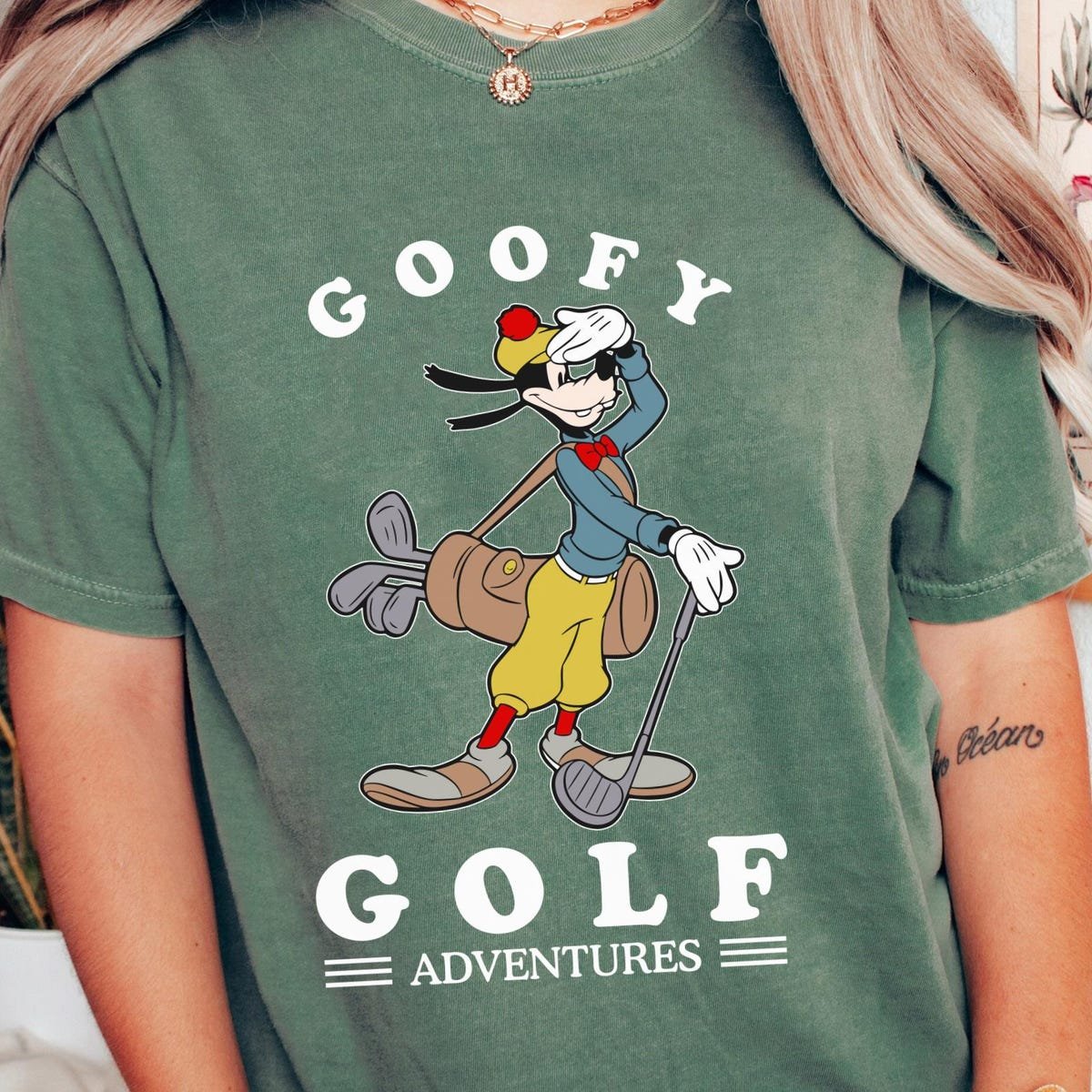Vintage Goofy Golf T-shirt for Disney Fans and Golf Lovers
