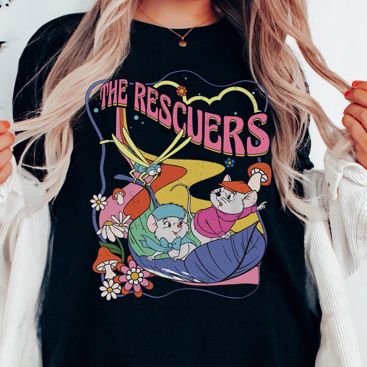 Retro 70s Rescuers Mice T-shirt Floral Design Cute Gift Idea 2024