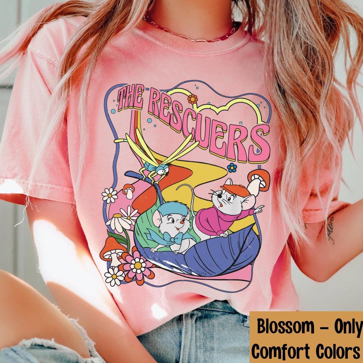 Retro 70s Rescuers Mice T-shirt Floral Design Cute Gift Idea 2024