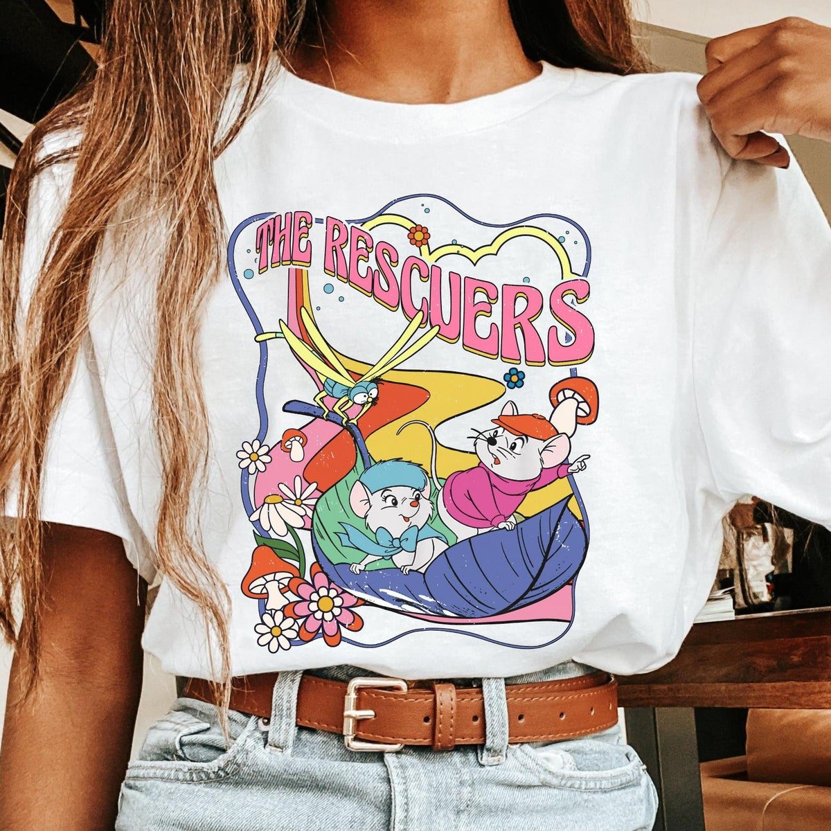 Retro 70s Rescuers Mice T-shirt Floral Design Cute Gift Idea 2024