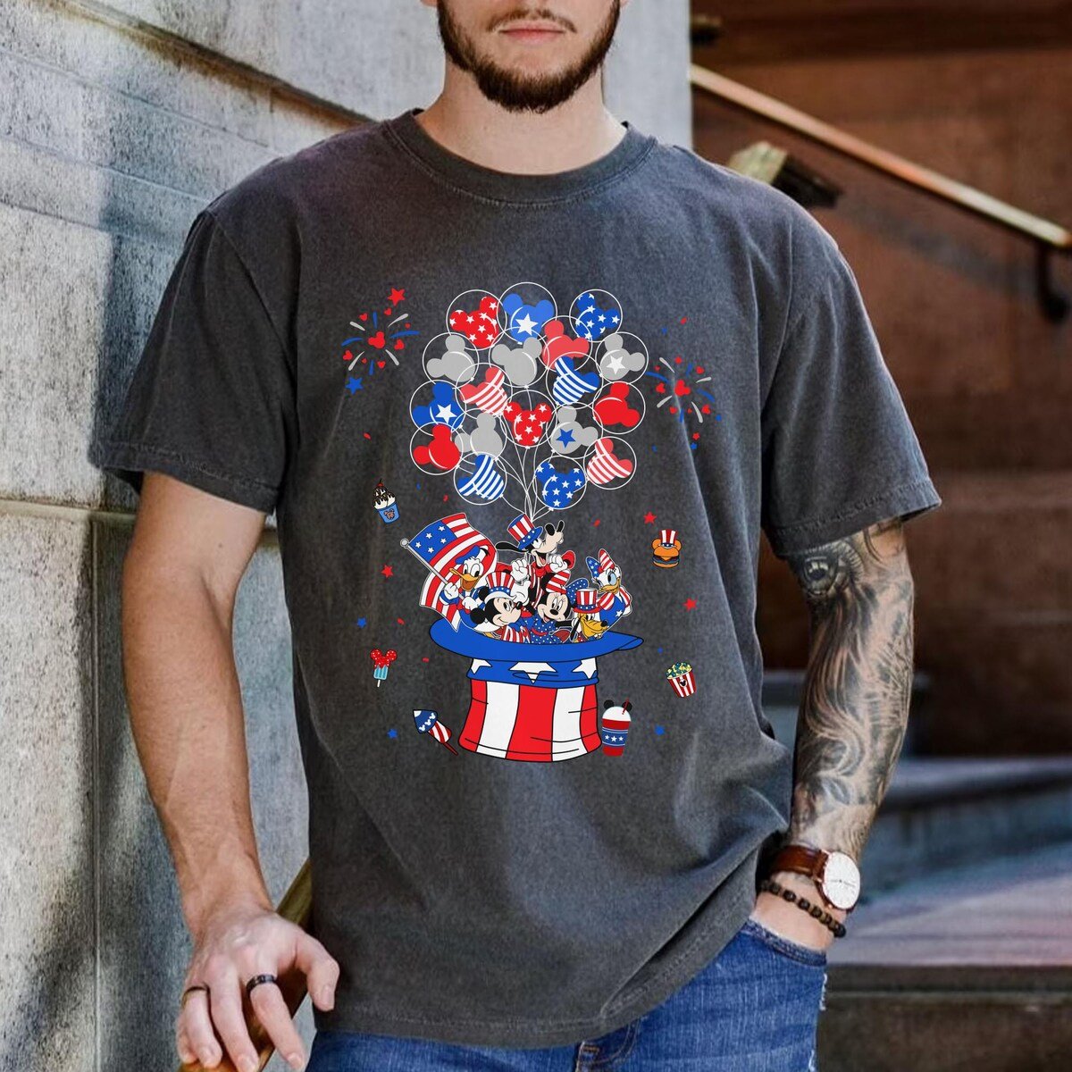 Vintage Disney 4th of July T-shirt Mickey Minnie Patriotic Independence Day Tee