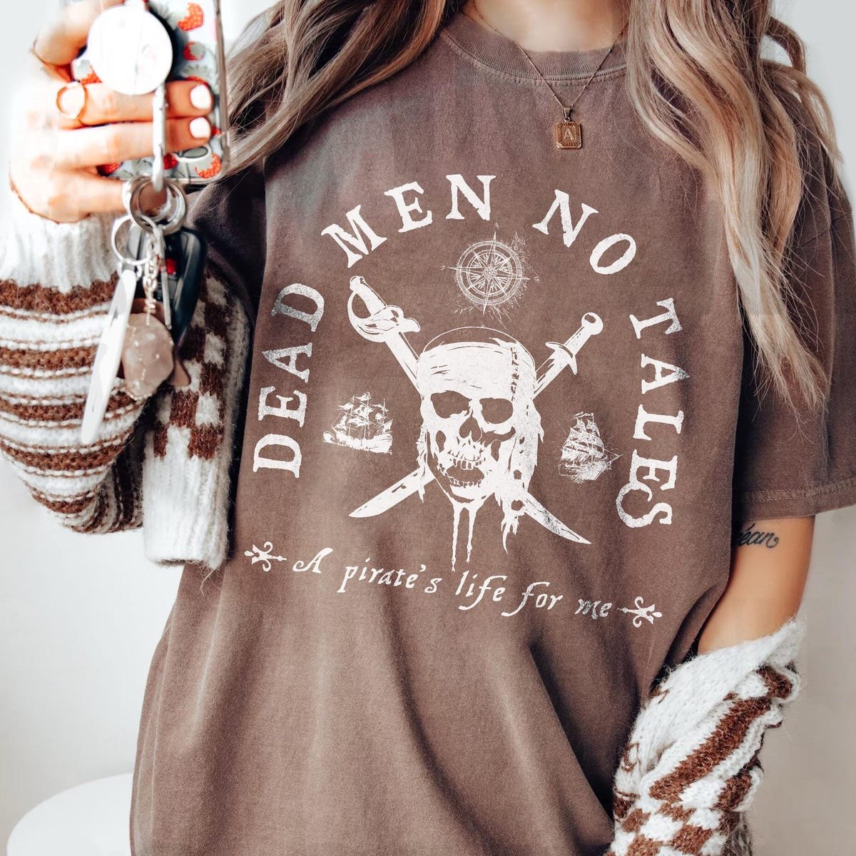 Vintage Pirates of the Caribbean Shirt Dead Men Tell No Tales Tee