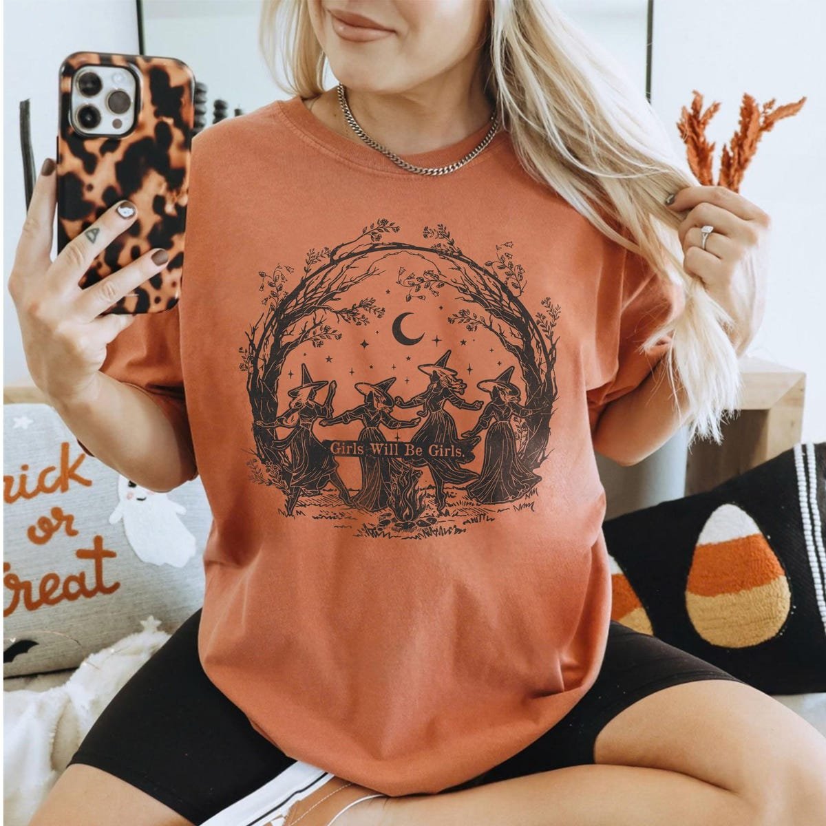 Girls Witch Shirt Vintage Halloween Tee Feminist Fall T-Shirt